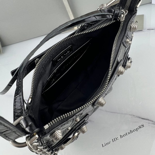 Balenciaga專櫃爆款Le Cagole單肩斜挎包機車包 巴黎世家迷你鱷魚紋黑色銀扣半月牙腋下包 fyj1175